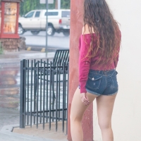 148682015@N03_49061151321_girl showing off her ass in shorts.jpg