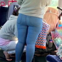 JeansTrain.MOV-2023-04-01-11h51m42s230.jpg