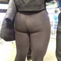 Candid chick with a thick phat booty in leggings watching an event WOW - 24 - REG.mp4-2024-04-01-17h18m27s642.jpg