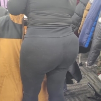 Huge booty Latina milf