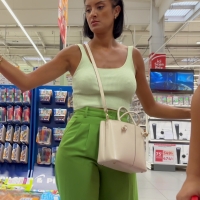Candid sexy ethnic milf showing pokies and her panty lines in all green Mon projet (146).mp4-2024-04-03-16h59m31s836.jpg