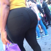 Ebony ass in jeans