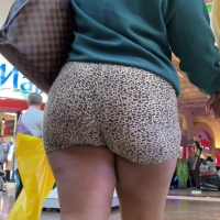 Candid thick milf with a phat ass in cheetah print spandex shorts 2023-12-19 18.10.25.mov-2024-04-07-08h55m08s591.jpg