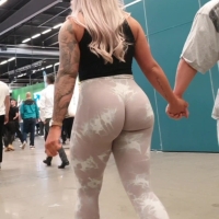 Candid fit blonde babe with a big hungry booty in leggings 20221203_154126_1_1.mp4-2024-04-07-09h02m41s201.jpg