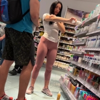 Candid Megan Fox looking babe with a sexy ass in pink leggings likes squatting pinkleggz.mp4-2024-04-07-10h03m02s109.jpg