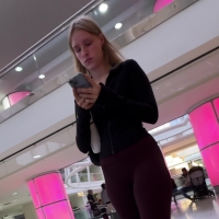 Slim blondie