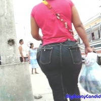 BigBootyCandids_bigbooty001.mp4-2021-04-04-14h34m28s555.jpg
