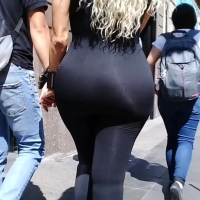 Candid big booty blonde Latina babe in tight black leggings ¡¡¡culote de rubia y sexy meneo de caderas¡¡¡.mp4-2023-04-16-10h34m18s069.jpg