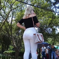 Blonde candid Latina milf with a nice ass in tight striped pants Guapa milf rubia .mp4-2023-04-16-12h45m19s308.jpg