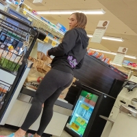 Candid sexy milf at self checkout in leggings with a sweet bubble Selfchecklane6.mp4-2023-04-16-13h30m14s436.jpg