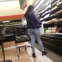 Thick milf in jeans
