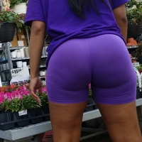 Big booty ebony milf in spandex