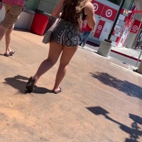 Thick candid babe showing some cheeks in patterned shorts fIREcANDIDS_pattleggshorts.mp4-2021-04-18-21h41m13s861.jpg
