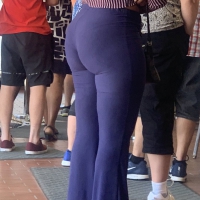 Big booty ebony in leggings with vpl Big ebony booty and vpl