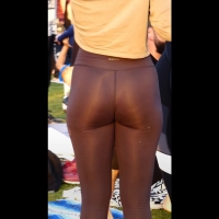 Blonde yoga babe in shiny Adidas leggings with an incredible ass Candid Ass Girl Doing Yoga In Shiny Leggings.mp4-2021-04-20-09h18m58s271.jpg