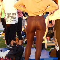 Blonde yoga babe in shiny Adidas leggings with an incredible ass Candid Ass Girl Doing Yoga In Shiny Leggings.mp4-2021-04-20-09h20m28s851.jpg