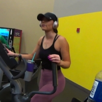Smoking hot brunette working out at the gym in tight leggings Candid Leggings Gym Girls Compilation Part27.mp4-2021-04-20-11h47m51s386.jpg