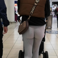 Milf in textured leggings
