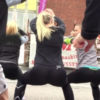 Sexy runners in leggings