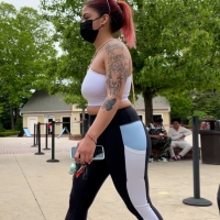 Thick Latina in leggings
