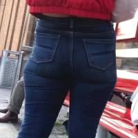 Skinny candid babe clenching her flat ass in jeans IMG_8857.MOV-2023-04-22-09h47m14s534.jpg