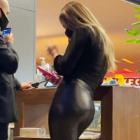 Hostess booty