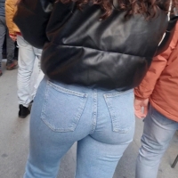 Sexy candid Italian brunette babe with a nice ass in tight jeans PrettyCurlyItalianBubbleBootyJeans.mp4-2023-04-23-15h04m17s152.jpg