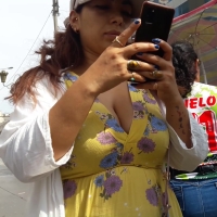 Candid Latina milf with nice tits showing cleavage nice melons.mp4-2023-04-23-14h18m54s628.jpg