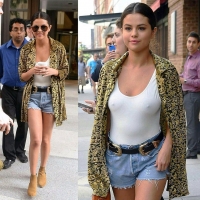 Selena Gomez paparazzi pics with no bra on and pokies nnuuqzr9ncrz.jpg