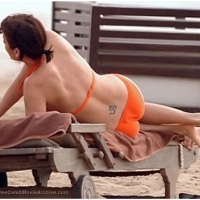 Natalie Imbruglia paparazzi pictures in various outfits Natalie Imbruglia bikini candids_942B256.jpg