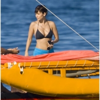 Natalie Imbruglia paparazzi pictures in various outfits Natalie Imbruglia bikini candids_FE930AB.jpg