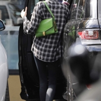 Kaia Gerber looking sexy in tight leggings in paparazzi pics 06.jpg