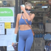 Kaia Gerber looking sexy in tight leggings in paparazzi pics 59.jpg