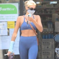 Kaia Gerber looking sexy in tight leggings in paparazzi pics 61.jpg
