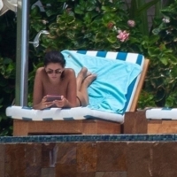 Kaia Gerber sexy in various bikinis and swimsuits in paparazzi pictures 20.jpg