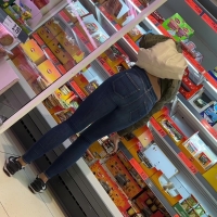 Candid mixed babe with a decent ass in tight jeans and showing a little belly Mixed belly .mov-2024-04-27-13h02m57s927.jpg