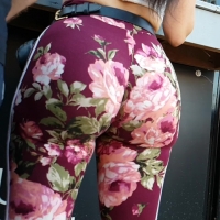 Candid Latina babe has a delicious big booty in floral print leggings (part 1) 20180804_182141_001.mp4-2023-04-29-09h26m05s625.jpg