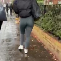 Thick candid girl with a big booty in leggings out walking IMG_7828.MOV-2023-04-29-13h09m56s750.jpg