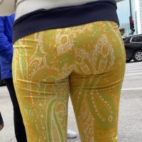 Candid babe with a sexy big booty in yellow flared leggings bouncy chick flare pants.mp4-2024-04-29-16h37m00s178.jpg
