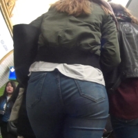 Candid sexy girl in the subway with a nice ass in tight jeans MAH04521.mp4-2023-05-02-16h31m03s643.jpg