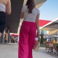 Brown haired candid babe with a jiggly ass in loose pink pants PinkJiggle.mp4-2024-05-05-09h21m51s088.jpg