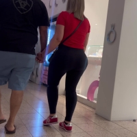 Big booty blondie