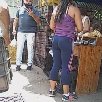 Latina leggings booty