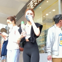 Sexy candid skinny Asian girl in Lululemon leggings has a nice ass and camel toe 新增專案(3).mp4-2023-05-07-08h19m38s556.jpg