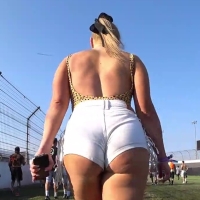 Candid blonde raver with a big booty showing her ass cheeks in white shorts cb35.mp4-2024-05-08-16h03m35s502.jpg
