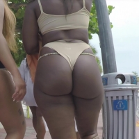 Jiggly ebony ass
