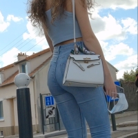 Skinny beauty in jeans