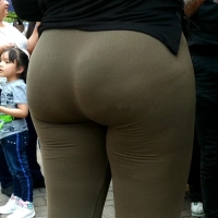 Candid Latin girl with a big booty in olive green leggings fleshy girl.mp4-2024-05-12-09h53m22s439.jpg