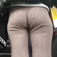 Sexy candid girl in cotton leggings with a nice ass in the subway Jiggle Tube Follow 4k.mp4-2023-05-13-07h30m21s027.jpg