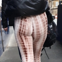 Candid slim hottie with a nice ass in patterned flared leggings Snake Skin Flare Pants 4k.mp4-2023-05-13-08h47m52s467.jpg